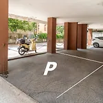 Al Mini, Ospitar Apartment