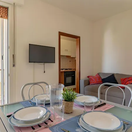 Al Mini, Ospitar Apartment
